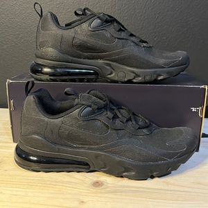 Black Air Max 270 React 7Y